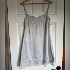 Elegant Lace-Trimmed Chemise in Light Gray